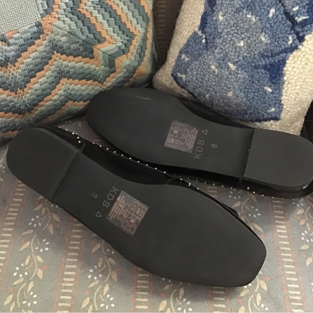 Kelsi Dagger Black Patent Leather Flats with Bow Detail - Picture 8 of 9